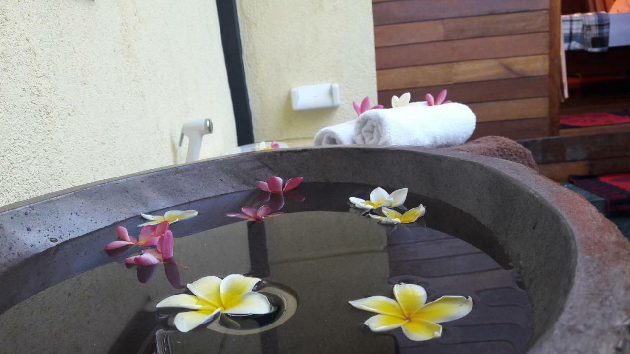 Blue Moon Meno Hotel Gili Meno Bagian luar foto